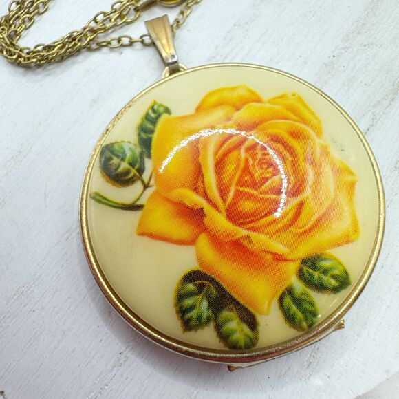 Vintage Yellow Rose Flower Gold Tone Round Locket Necklace 18” - Picture 3 of 11